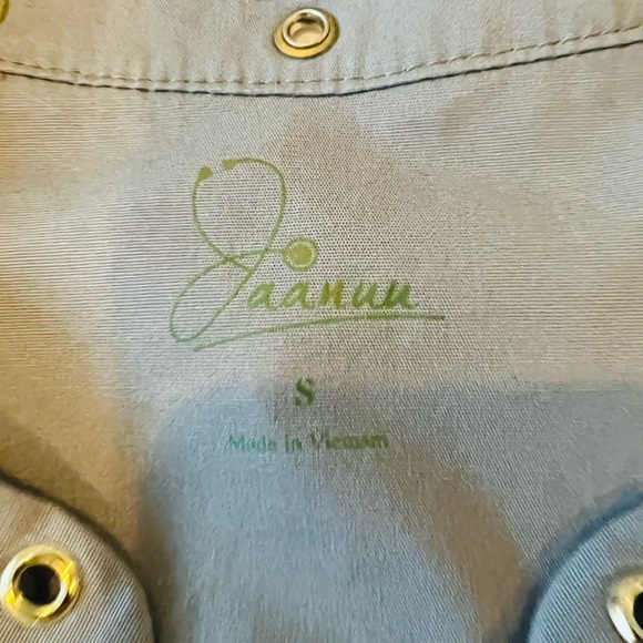 Grey Jaanuu Scrub set - Picture 9 of 9